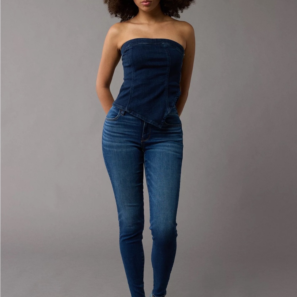 American Eagle Women’s Curvy High-Rise Stretchy Jeans. Brand new